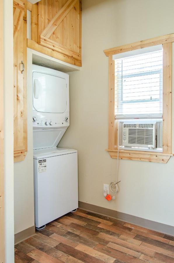 Wanderlust Condo Сидър Сити Екстериор снимка