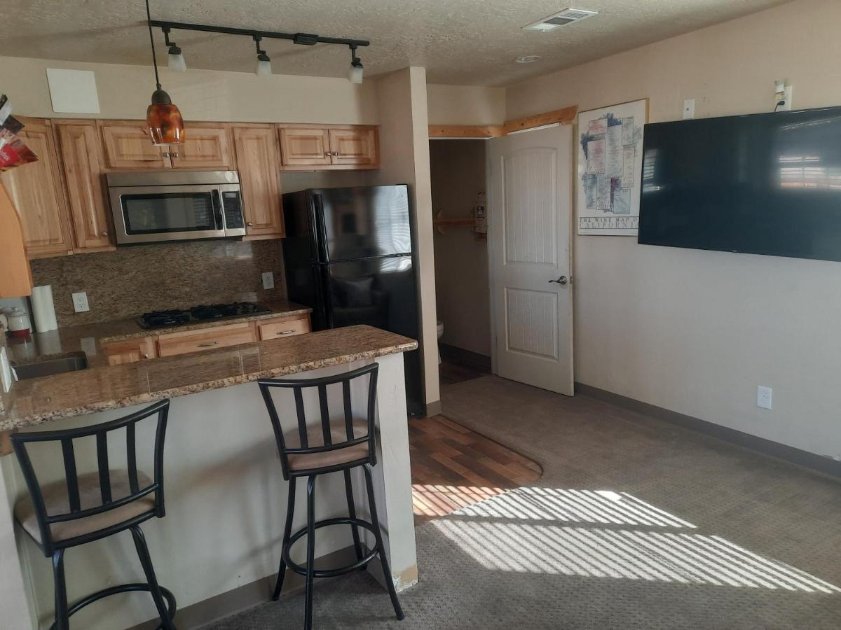 Wanderlust Condo Сидър Сити Екстериор снимка